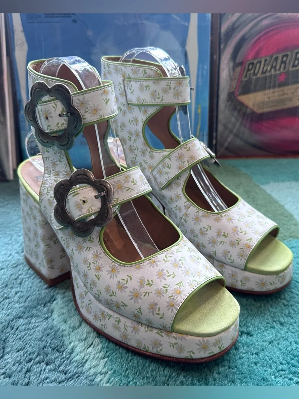 Fluevog NEARLY NEW Picnic Charleson white/green daisies buckle platform sandal-9 - Picture 2 of 16